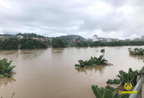 Nằm mơ thấy nước sông dâng cao là dấu hiệu mâu thuẫn trong cuộc sống