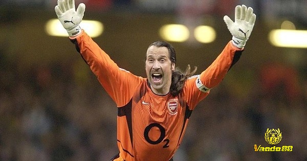 David Seaman là thủ môn giỏi biểu tượng của Arsenal trong suốt thập niên 1990