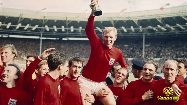 Bobby Moore là hậu vệ tài năng có kỹ thuật chuyền bóng cực chính xác