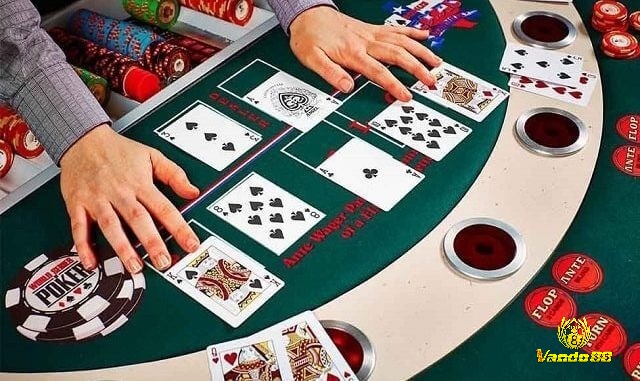 Quy định chia bài trong Poker