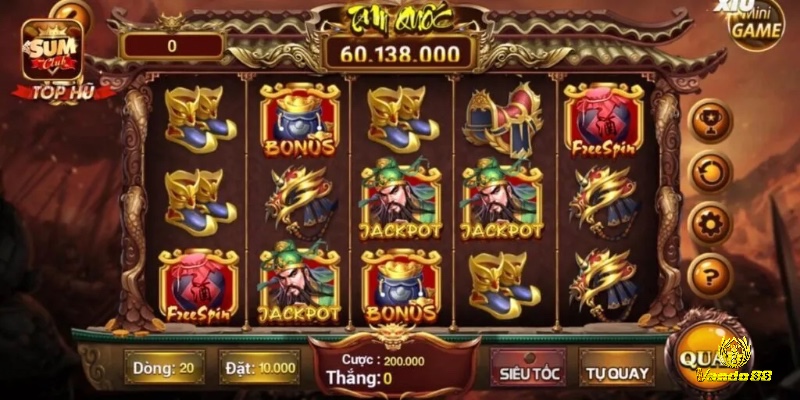 Màn hình chơi với nút “QUAY”, mức cược, số dòng cược và bảng kết quả trúng thưởng rõ ràng trong Nổ Hũ Tam Quốc